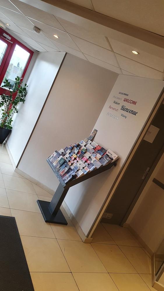 Welcomotel Coignières Esterno foto