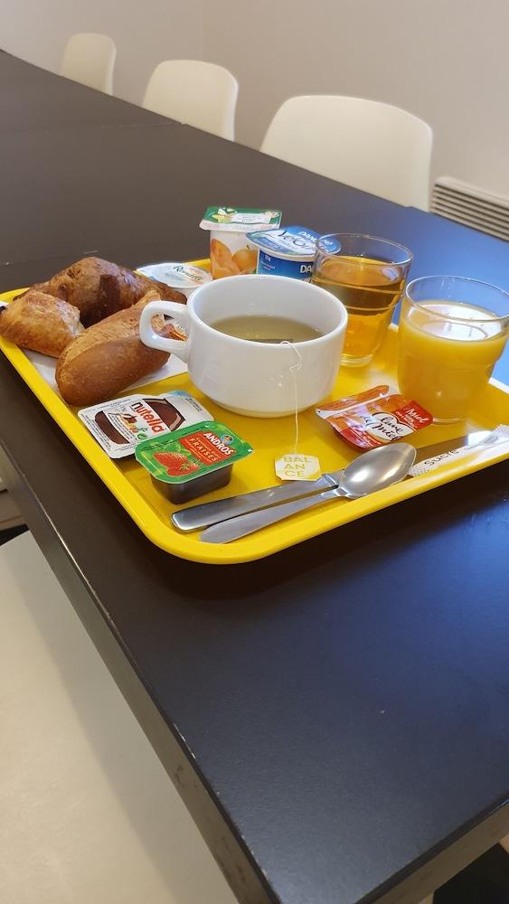 Welcomotel Coignières Esterno foto