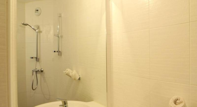 Welcomotel Coignières Esterno foto