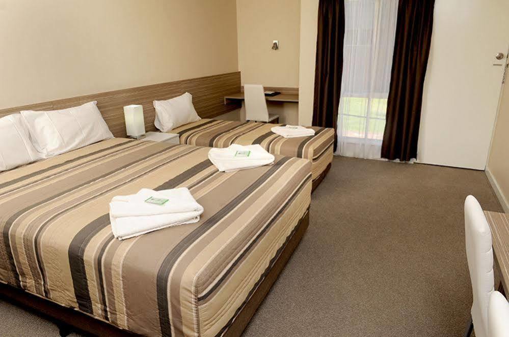 Welcomotel Coignières Esterno foto
