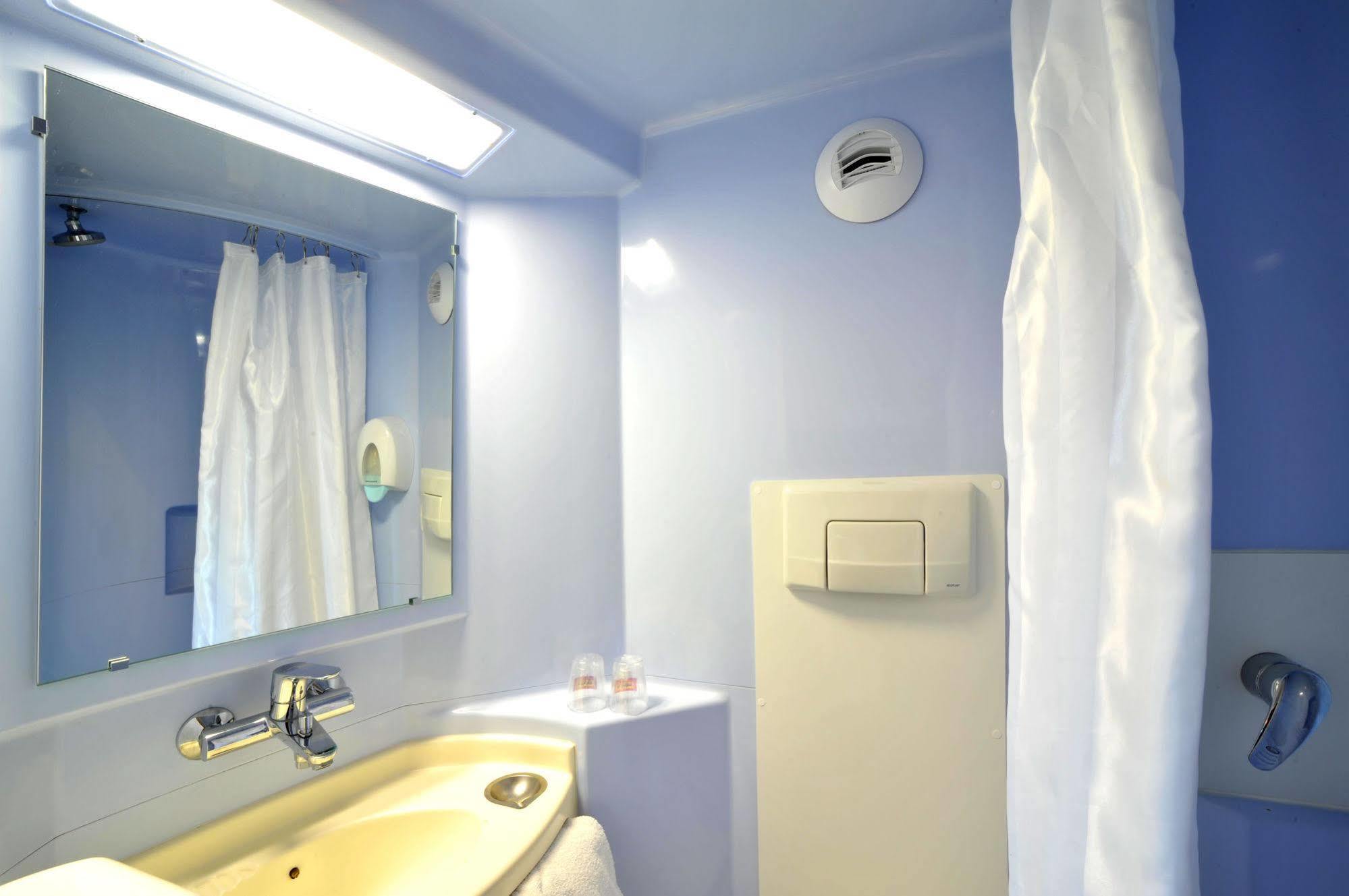 Welcomotel Coignières Esterno foto
