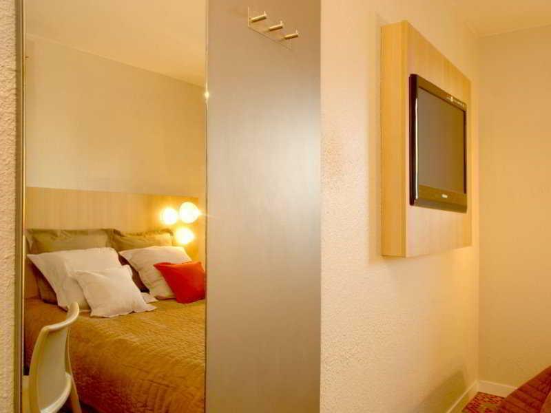 Welcomotel Coignières Esterno foto