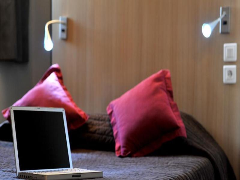 Welcomotel Coignières Esterno foto